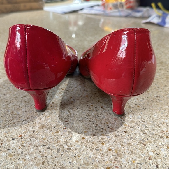 Pink Patent Kitten-Heel Shoes - Picture 5 of 15